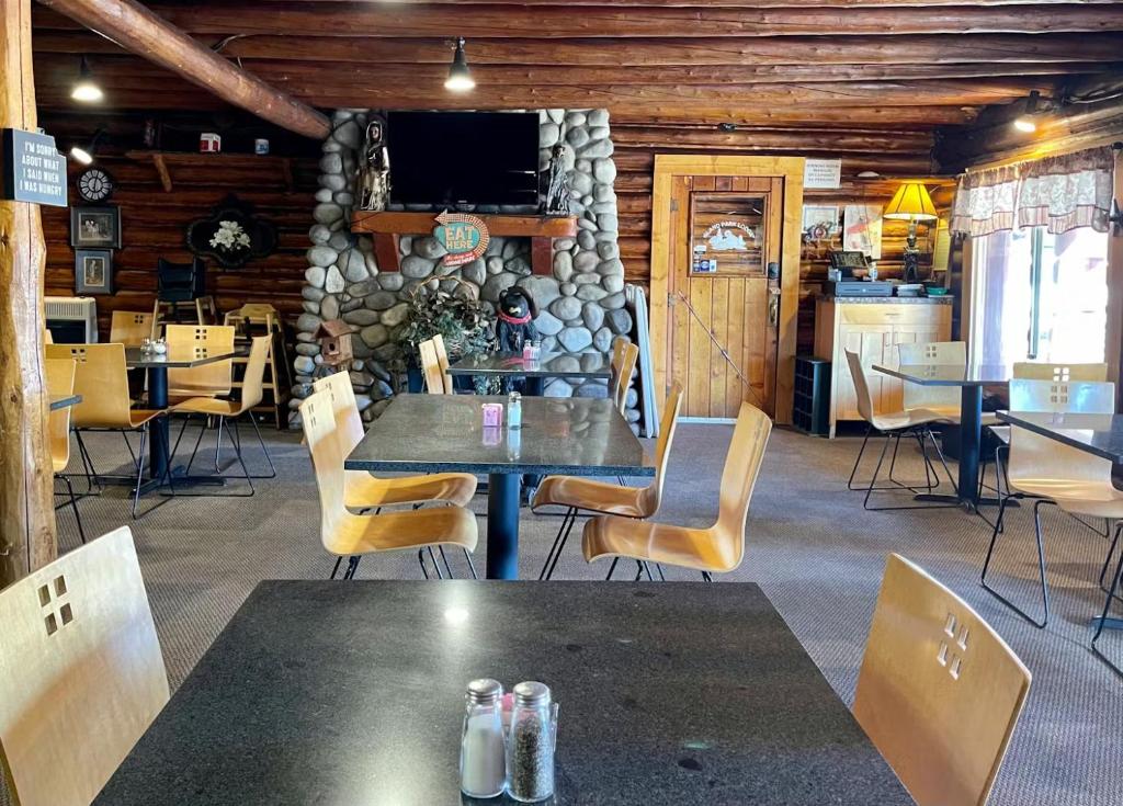 Island Park Lodge Café