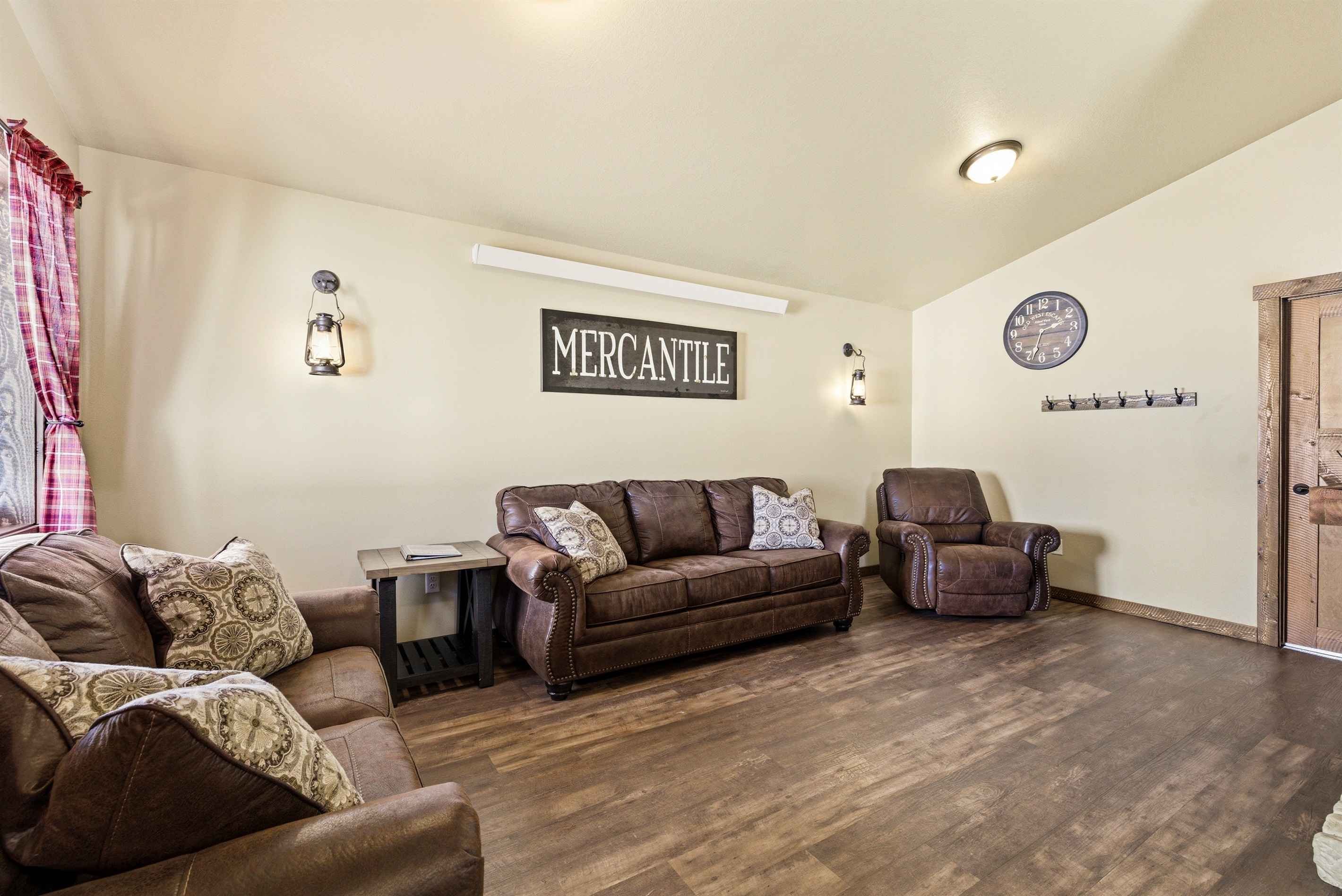 Mercantile Cabin gallery image