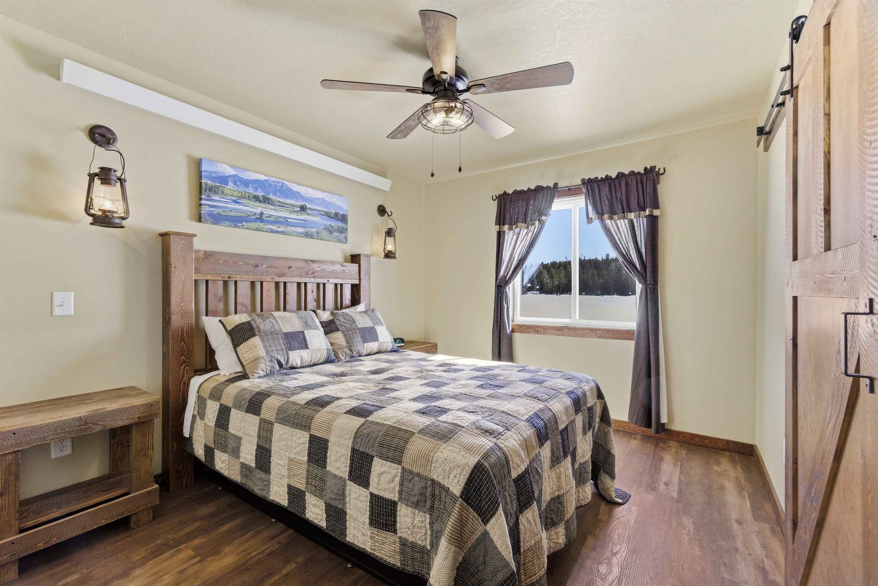 Mercantile Cabin gallery image
