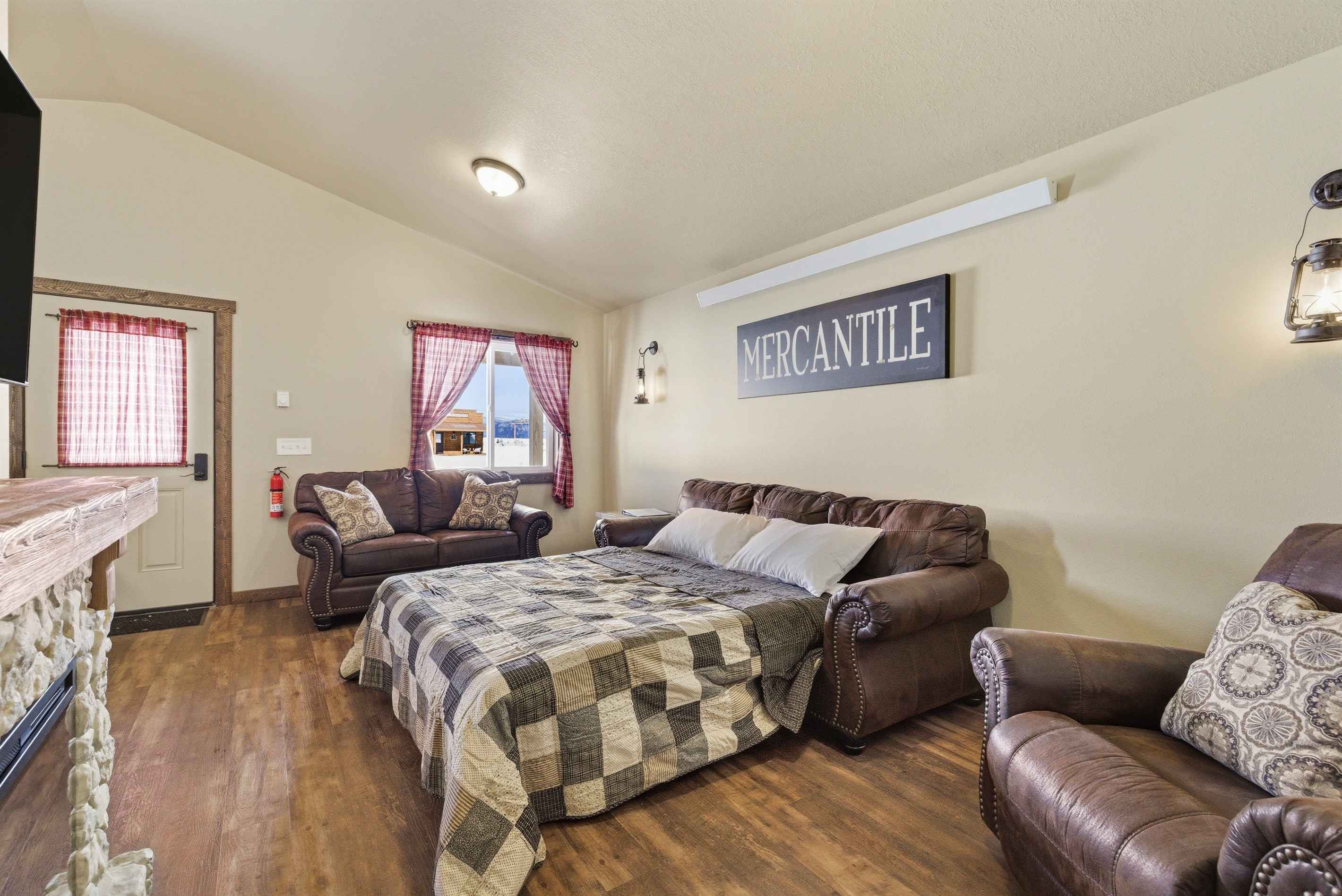Mercantile Cabin gallery image