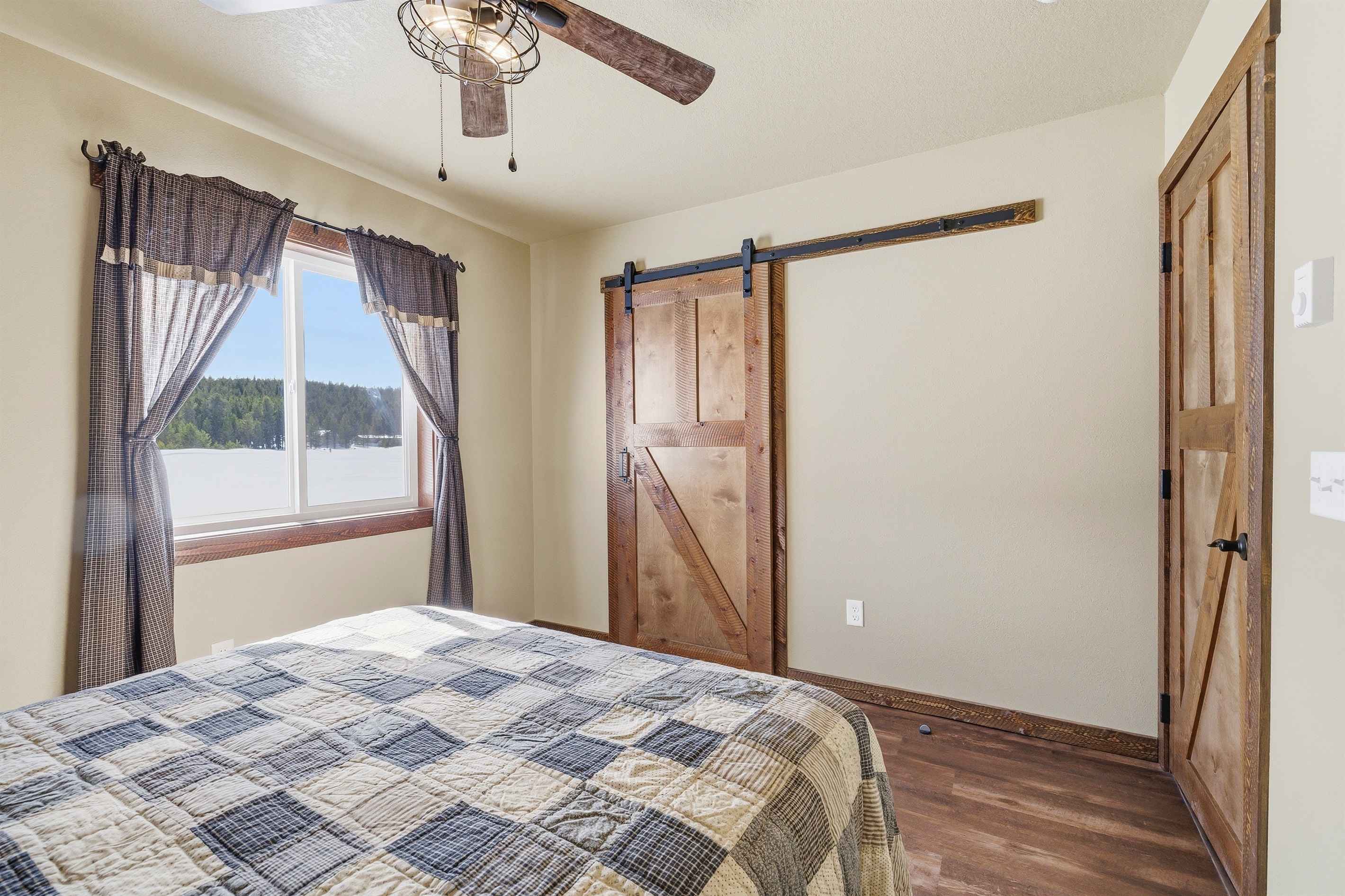 Bank Cabin gallery image